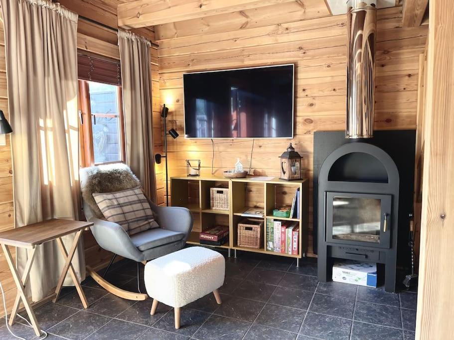 Tradisjonell Laftet Hytte Vradal Exterior foto